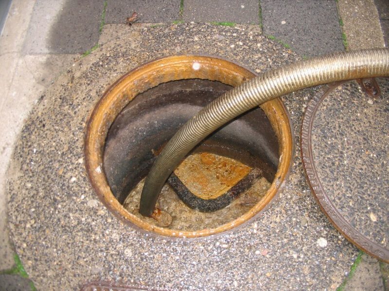 Septic pump truck on site